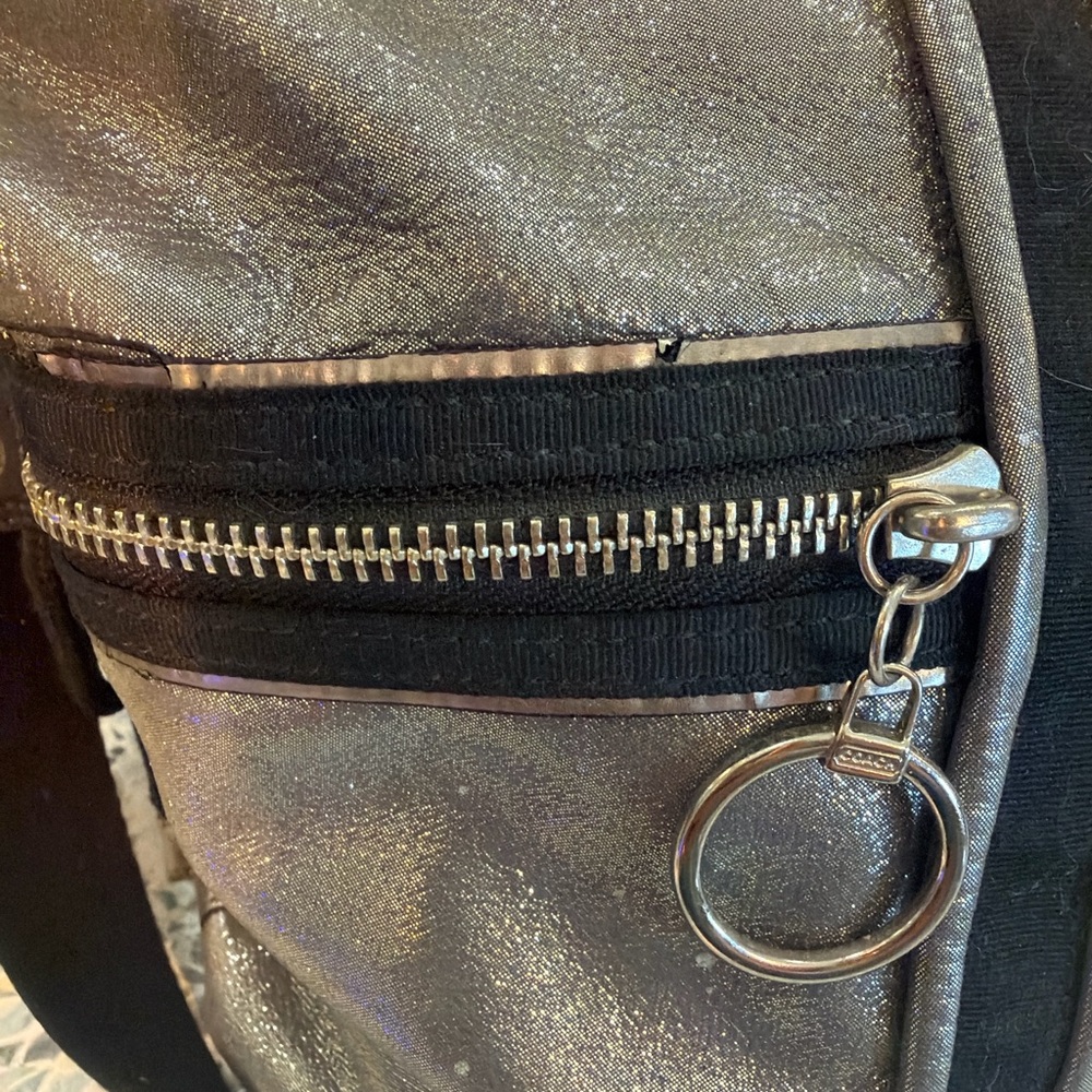 Coach Poppy Glam Metallic Silver Tote Convertible Bag 15290 - Picture 4 of 8